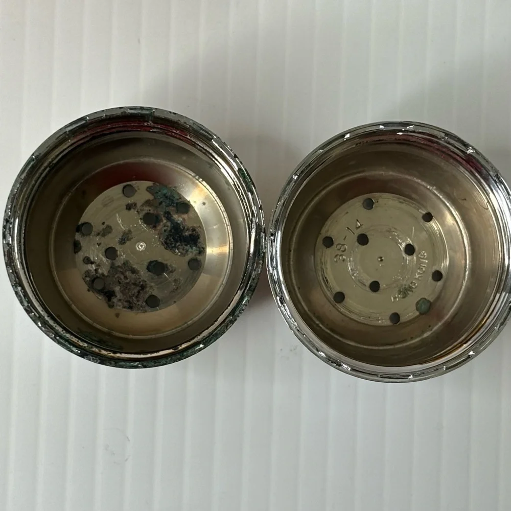 Vintage Amber Glass Salt and Pepper Shaker Set Silver Tone Screw on Plastic Caps